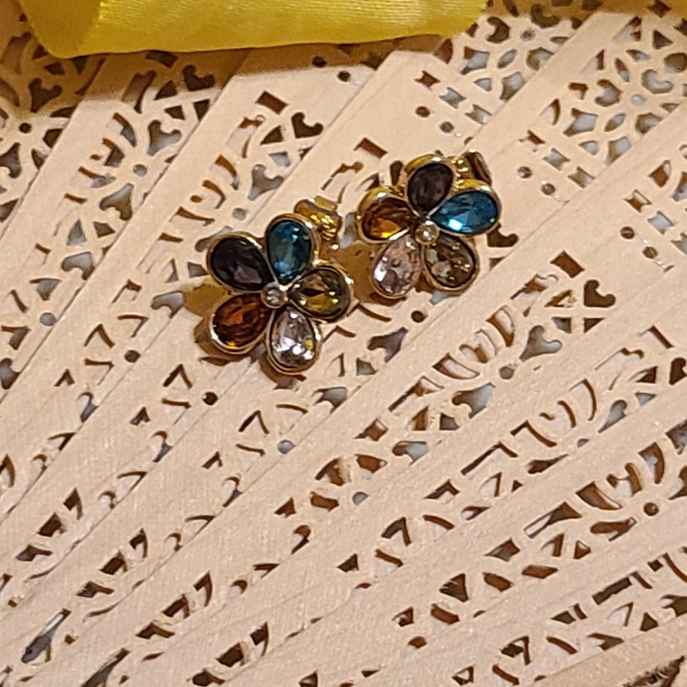 Ladies Earrings For Sale - Picture 5 of 7